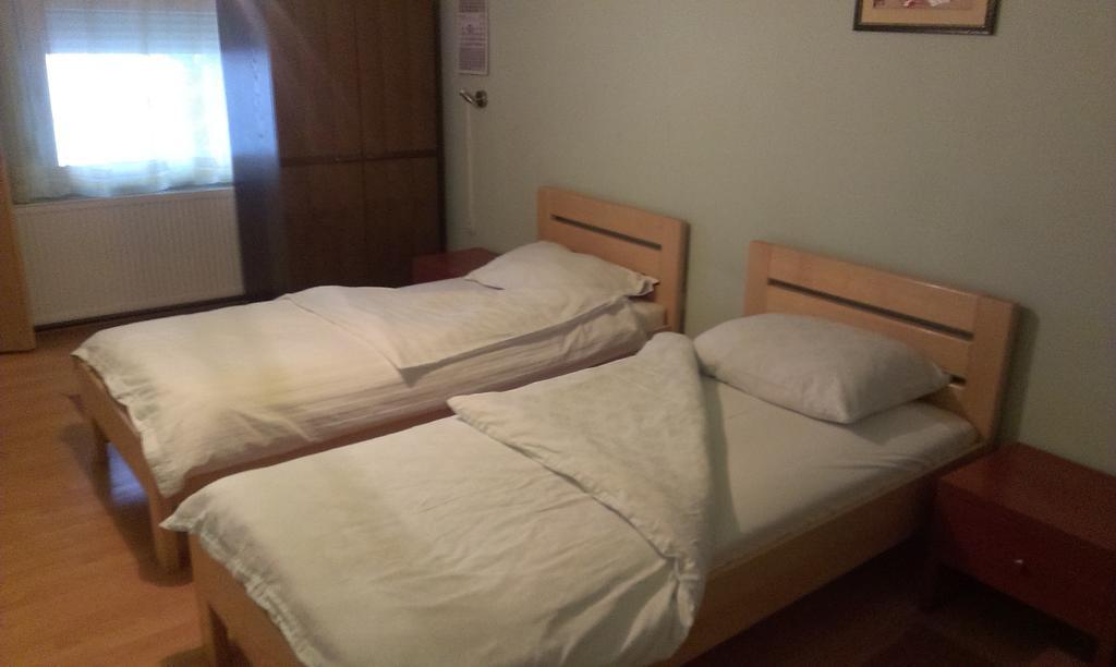 Apartments & Rooms Korzo Slavonski Brod Rum bild