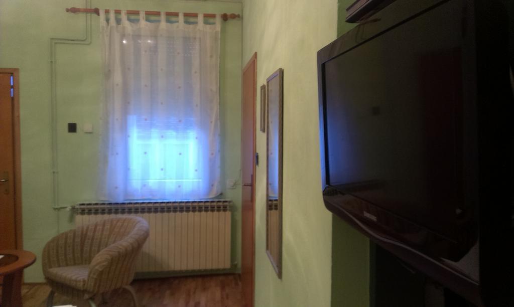 Apartments & Rooms Korzo Slavonski Brod Rum bild