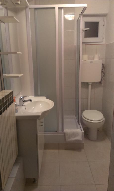 Apartments & Rooms Korzo Slavonski Brod Rum bild
