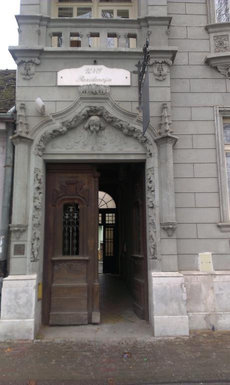 Apartments & Rooms Korzo Slavonski Brod Rum bild