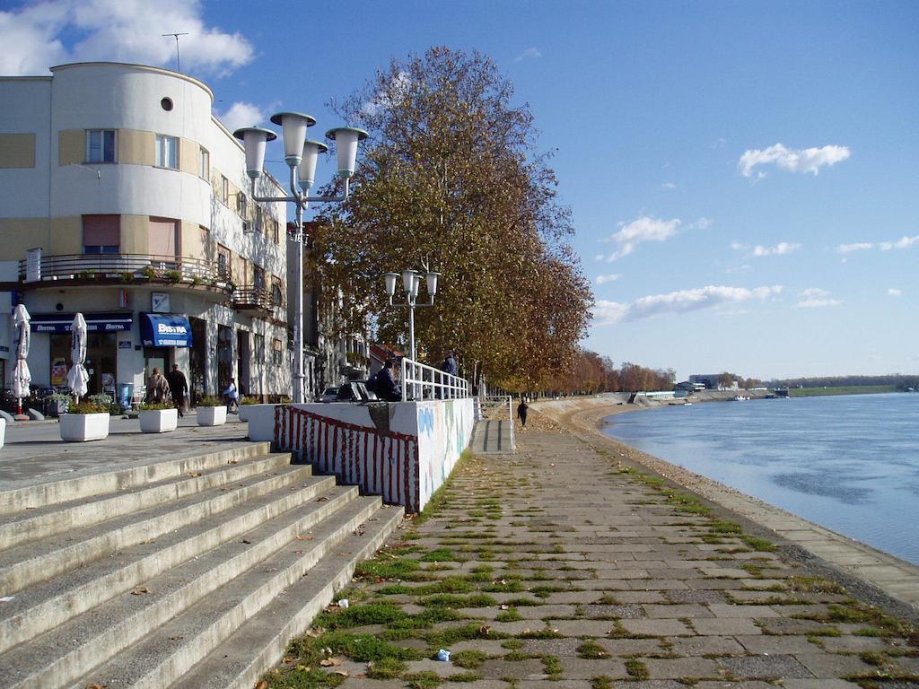 Apartments & Rooms Korzo Slavonski Brod Rum bild
